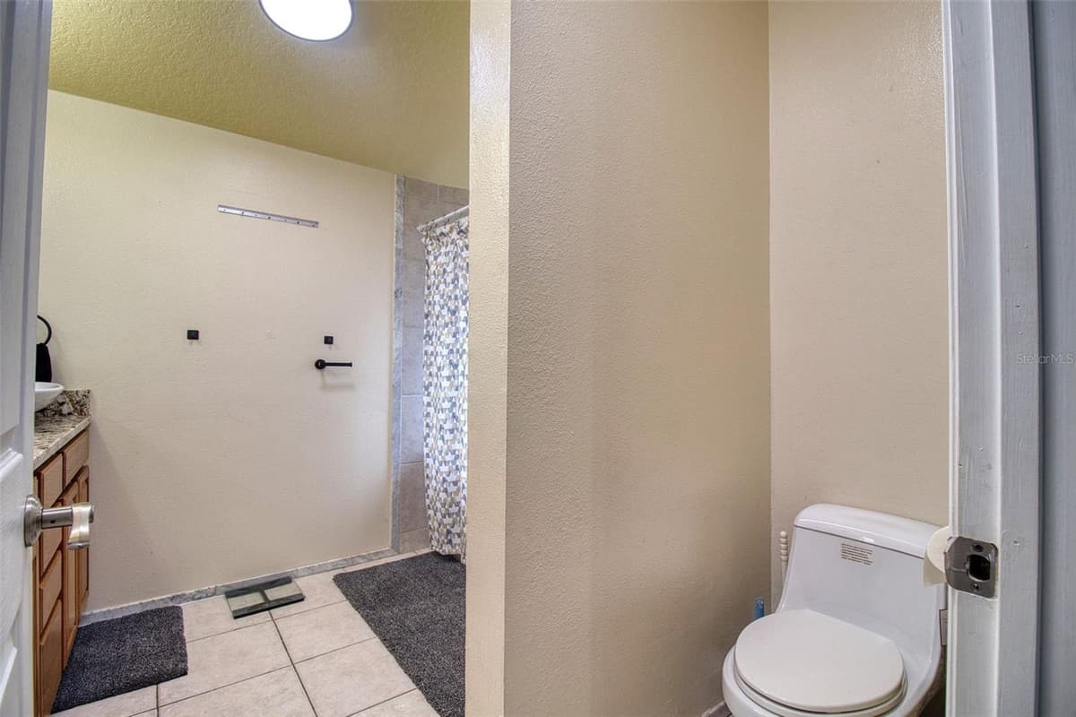 3652 WESTCHESTER DRIVE — photo 16 of 36