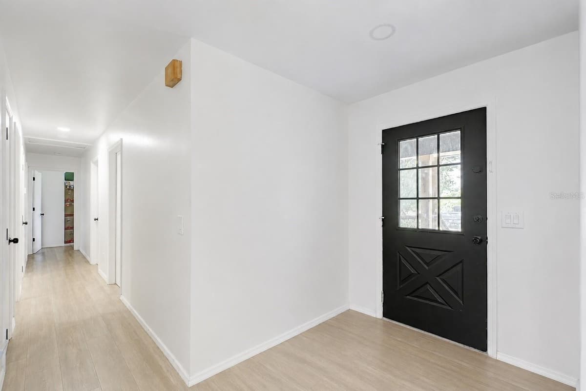 1416 WELLS AVENUE — photo 7 of 13