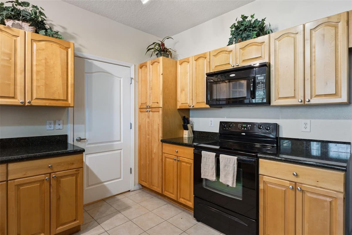 5252 CANE ISLAND LOOP — photo 15 of 37