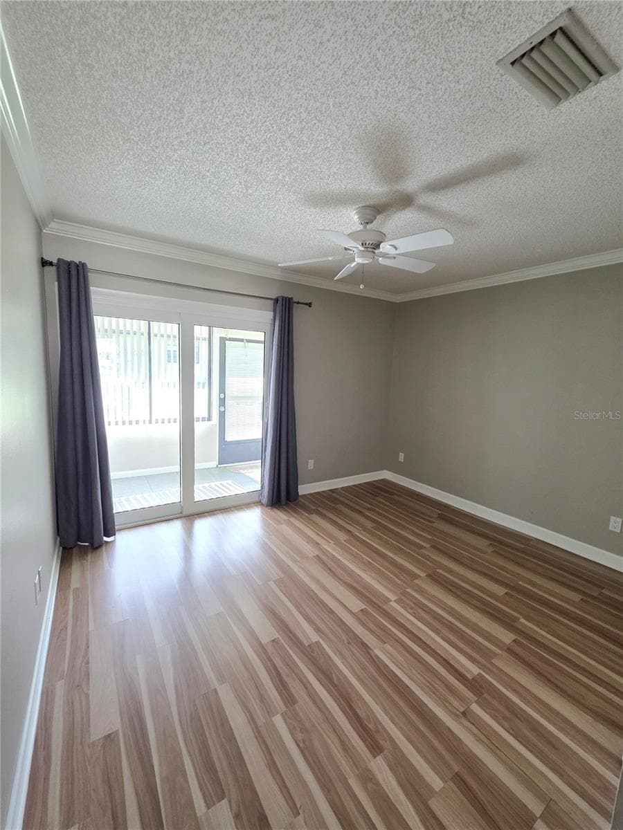 4045 BLUFF OAK COURT — photo 11 of 29
