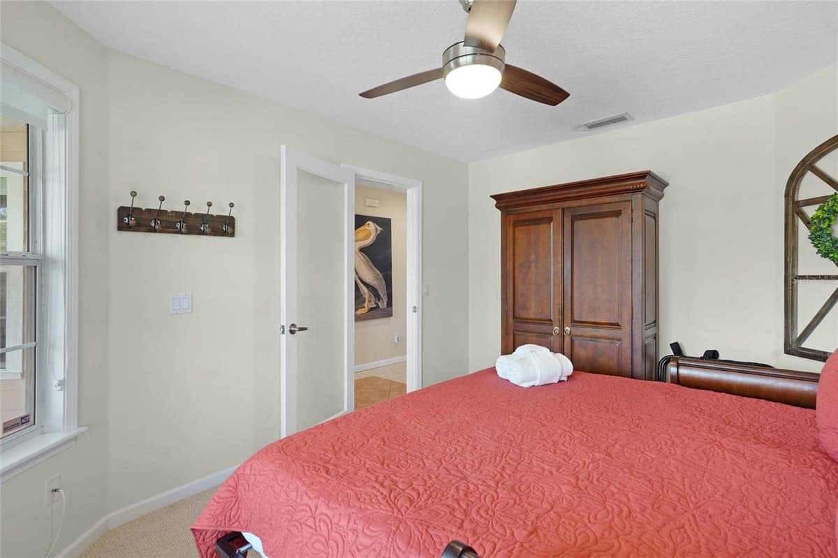 7101 MIDDLETON AVENUE — photo 26 of 60