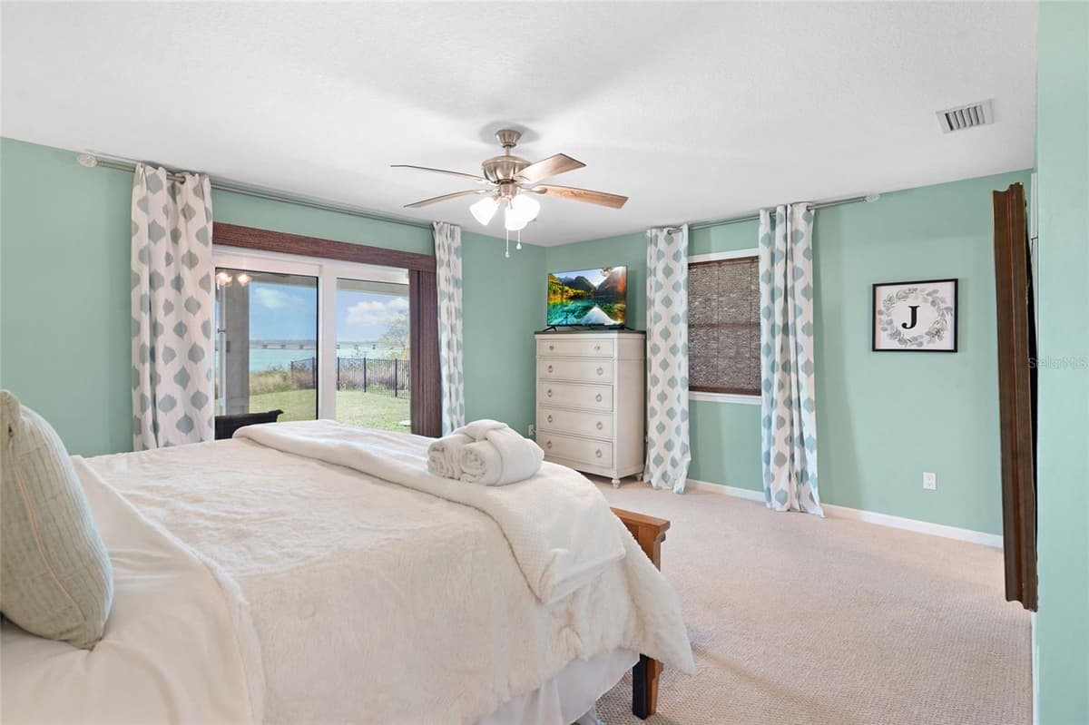 7101 MIDDLETON AVENUE — photo 19 of 60