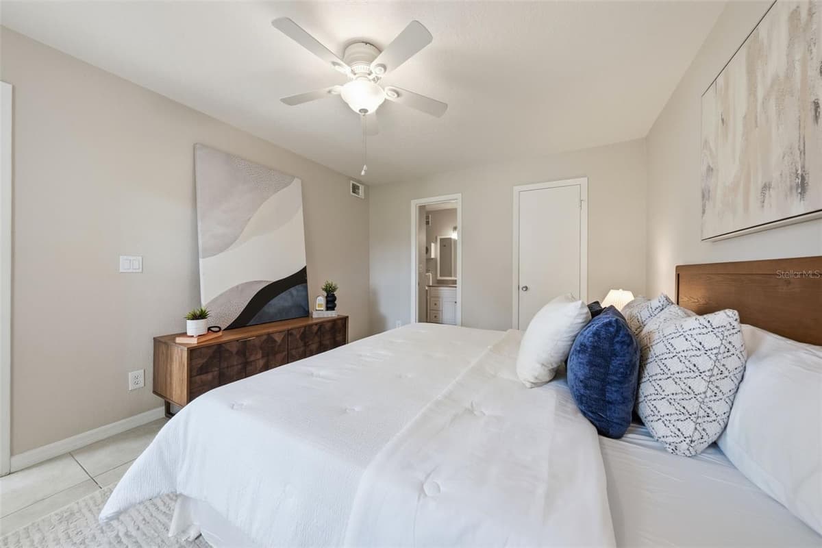 11526 WESTWOOD BOULEVARD — photo 19 of 38