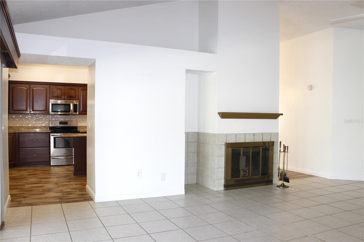 1913 FIRETHORN COURT — photo 14 of 58