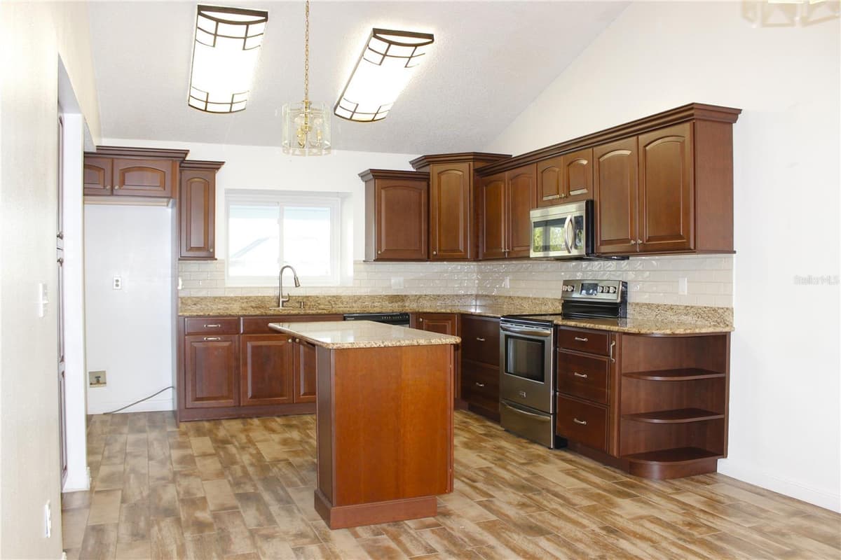 1913 FIRETHORN COURT — photo 7 of 58