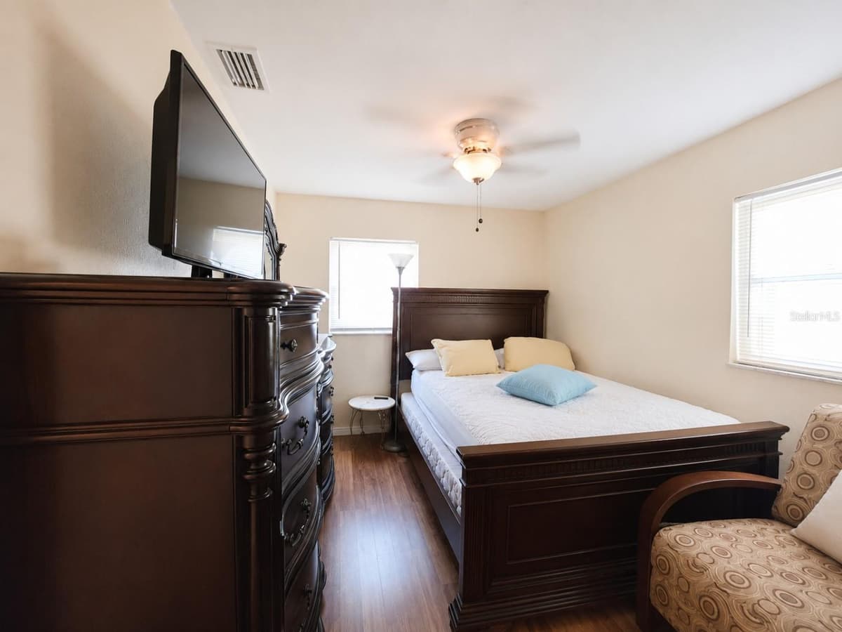 5814 HAMMON DRIVE — photo 9 of 10