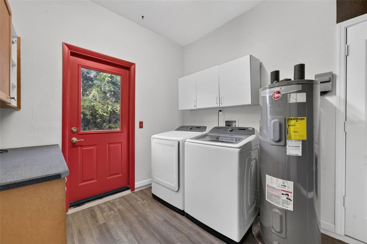 1690 TALLAPOOSA DRIVE — photo 19 of 35