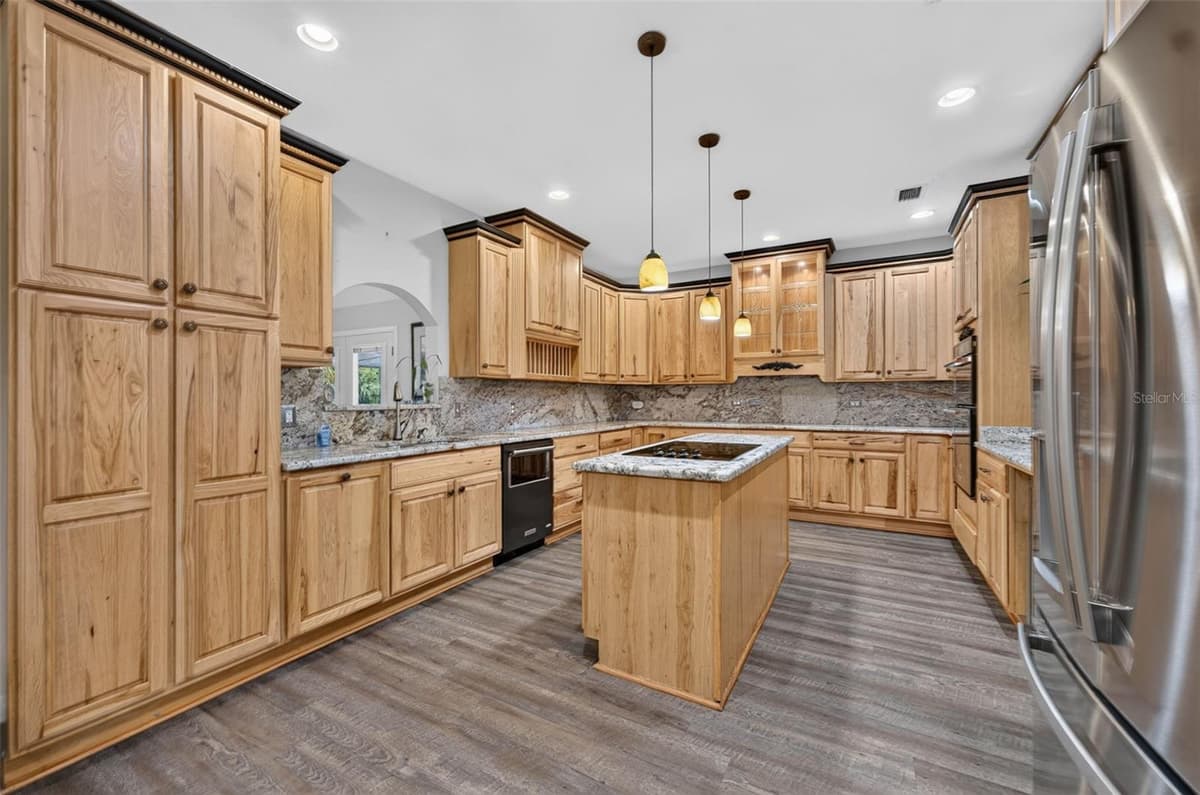 1690 TALLAPOOSA DRIVE — photo 5 of 35