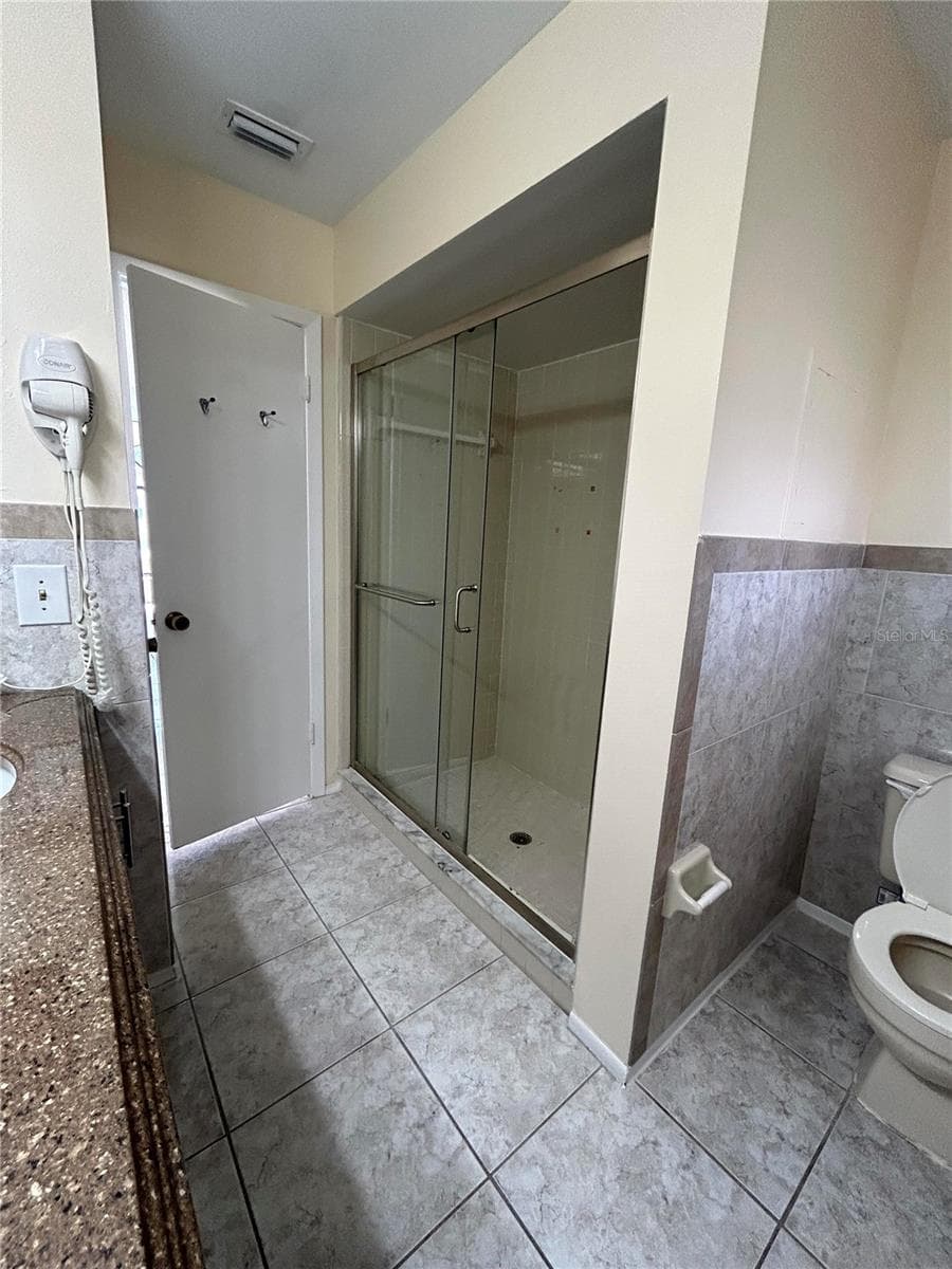 1090 JASON RIDGE COURT — photo 12 of 33