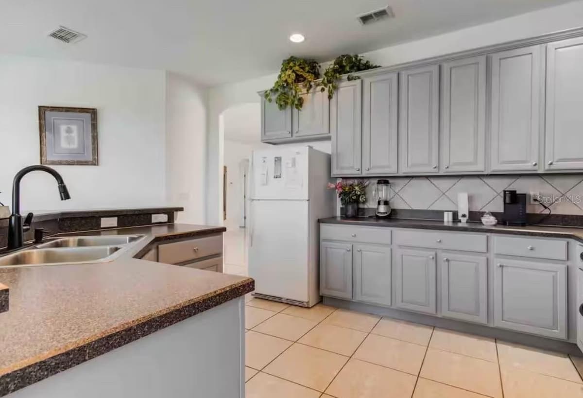 943 CORVINA DRIVE — photo 11 of 40