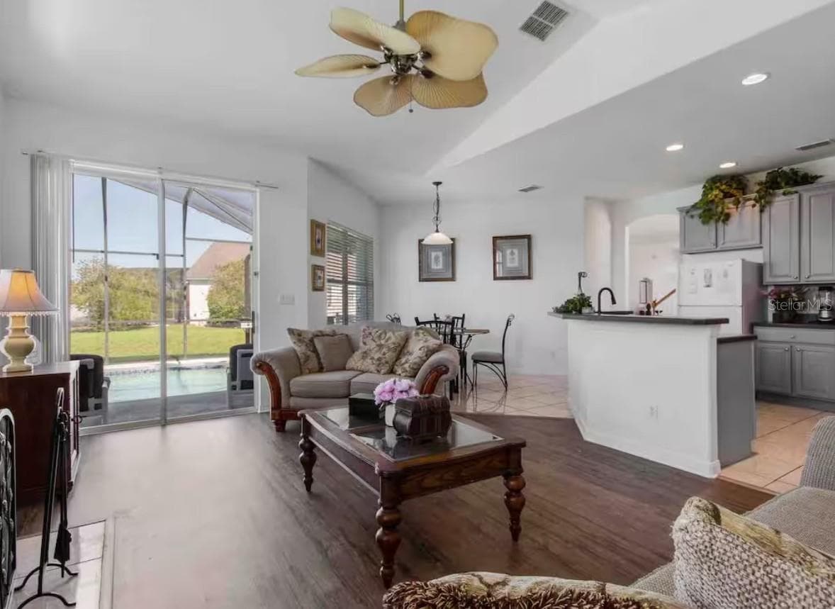 943 CORVINA DRIVE — photo 7 of 40