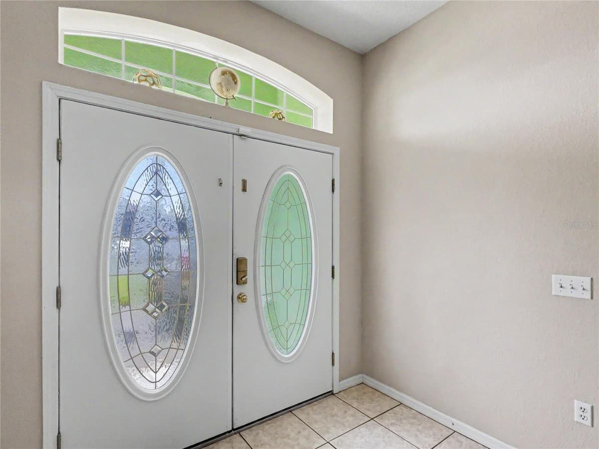 8155 WOODVINE CIRCLE — photo 3 of 22