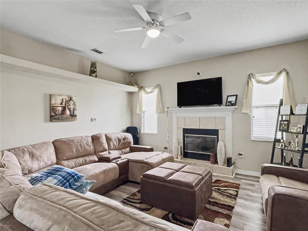 8155 WOODVINE CIRCLE — photo 8 of 22