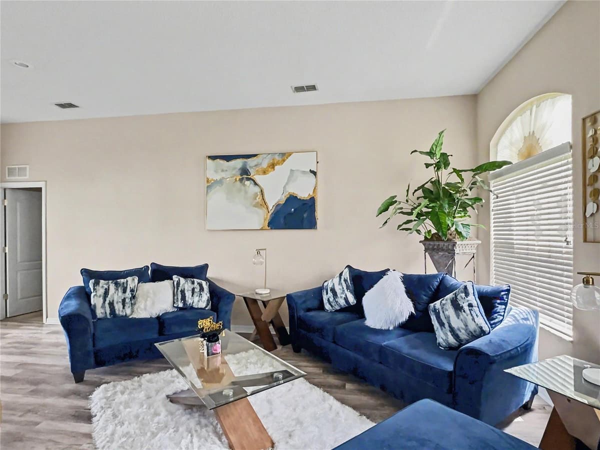 8155 WOODVINE CIRCLE — photo 5 of 22