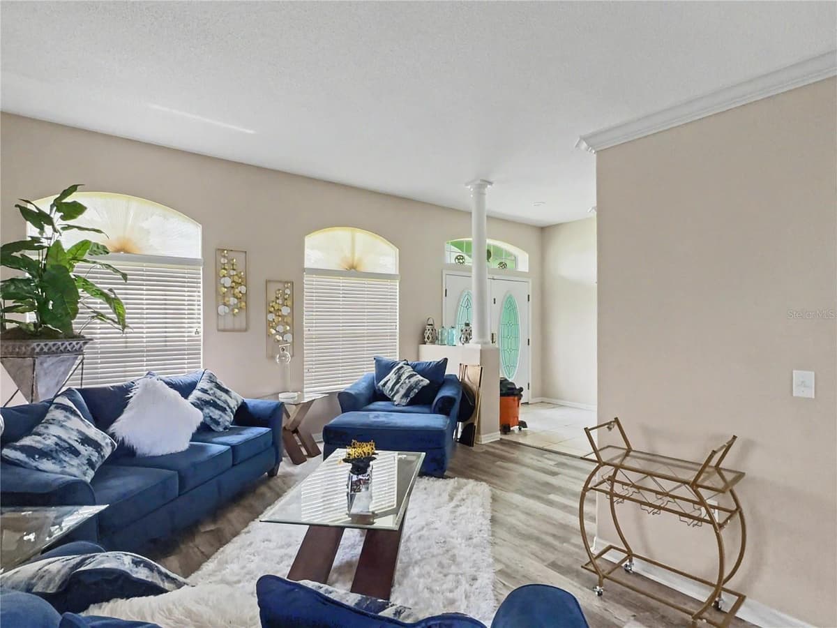 8155 WOODVINE CIRCLE — photo 4 of 22