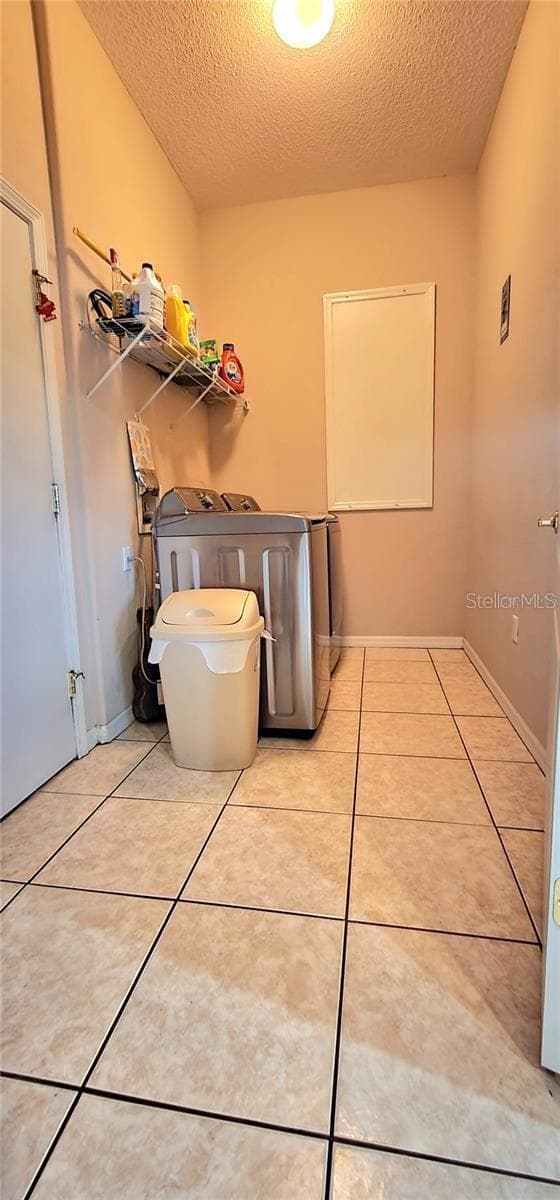 8155 WOODVINE CIRCLE — photo 17 of 22