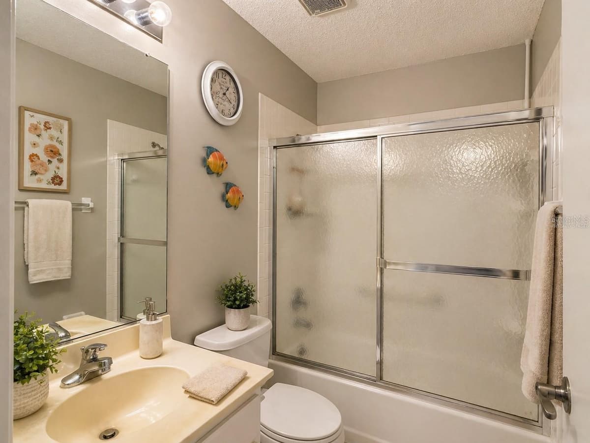 822 MCCALLISTER — photo 14 of 29