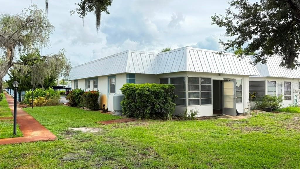 4248 TAMARGO DRIVE — photo 3 of 32