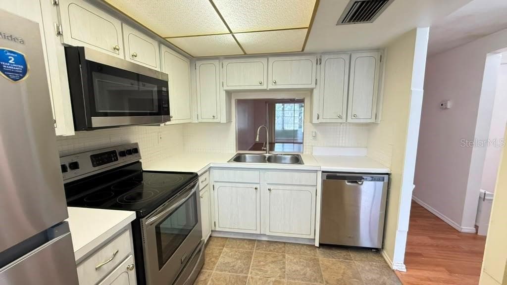 4248 TAMARGO DRIVE — photo 8 of 32
