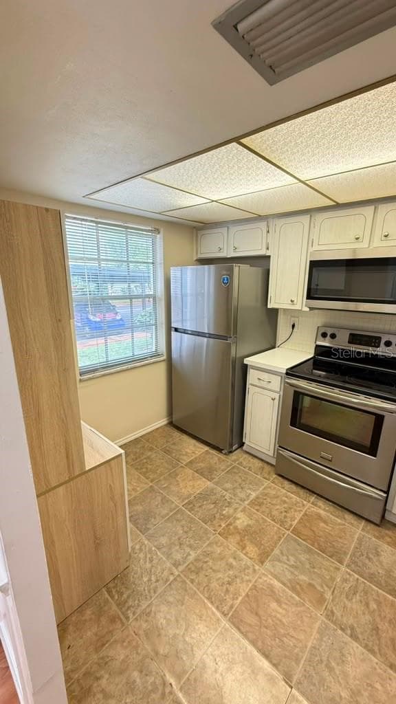 4248 TAMARGO DRIVE — photo 11 of 32