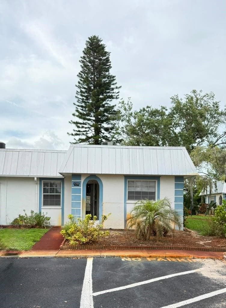 4248 TAMARGO DRIVE — photo 1 of 32