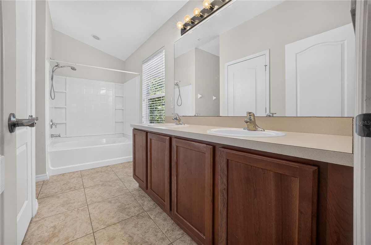 380 ASHLEY BROOKE COURT — photo 9 of 12