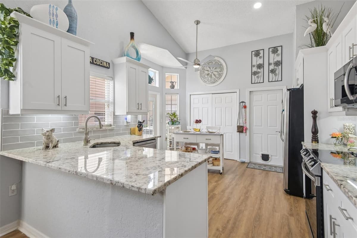 9330 NEW ORLEANS DRIVE — photo 11 of 42
