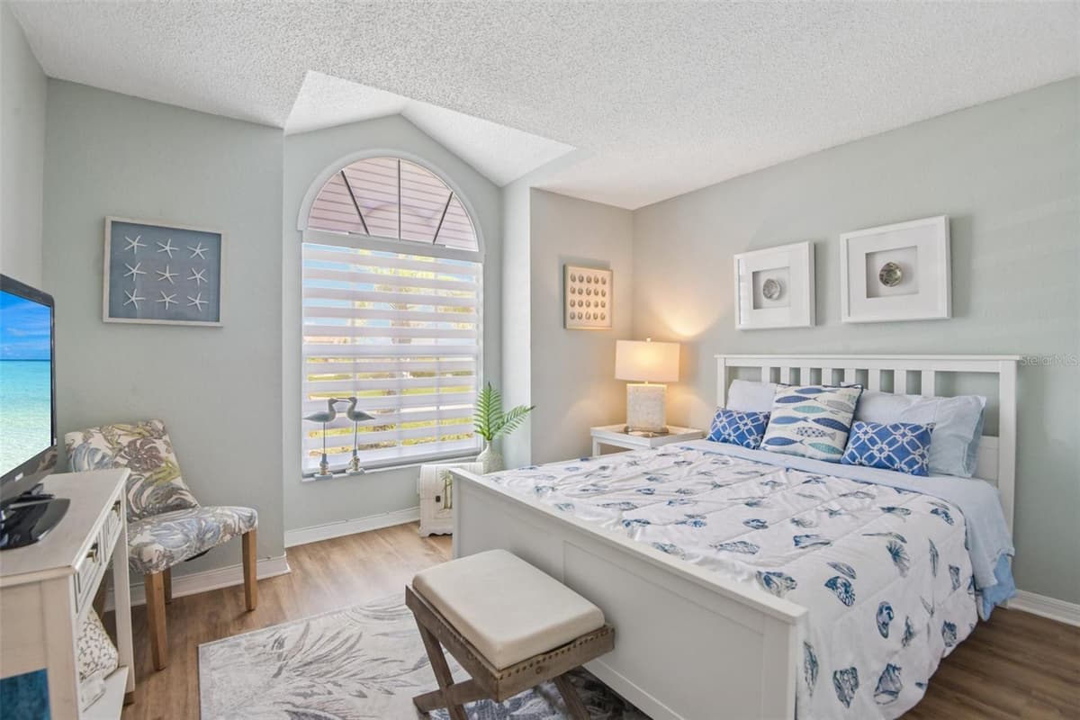 9330 NEW ORLEANS DRIVE — photo 18 of 42