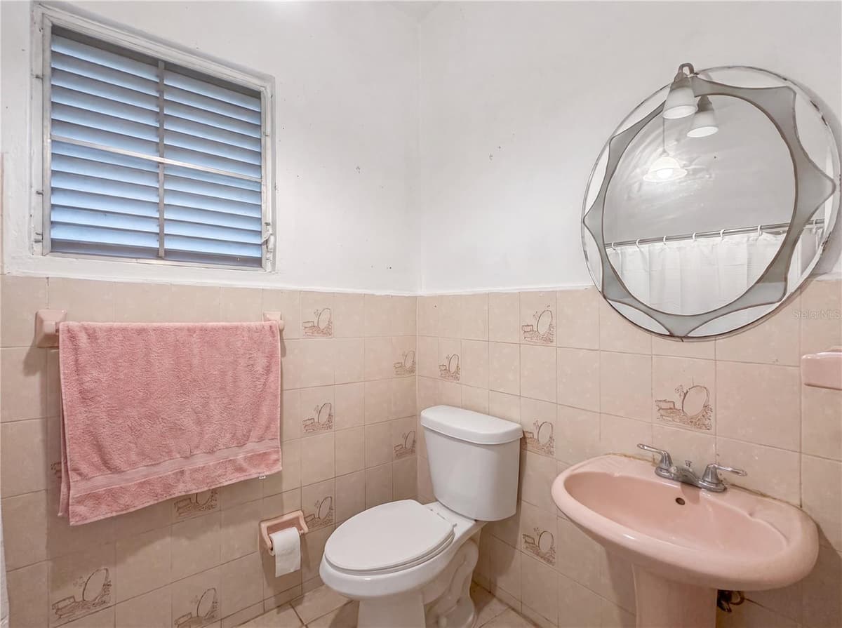 187 ROMAGUERA STREET — photo 7 of 24