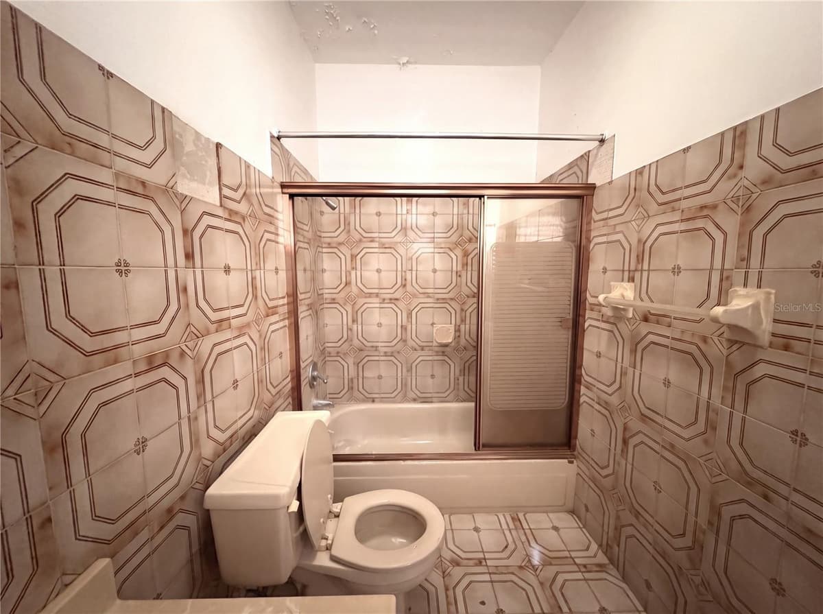 187 ROMAGUERA STREET — photo 20 of 24