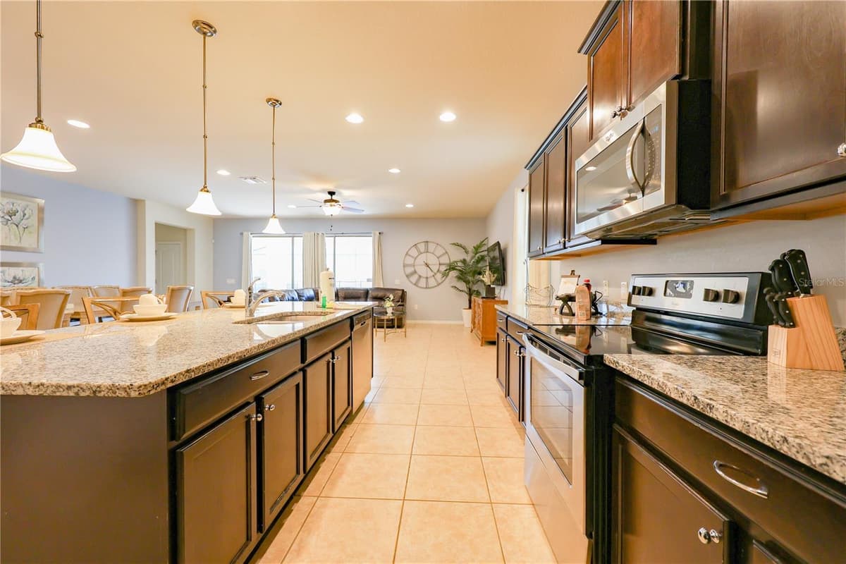 8812 MACAPA DRIVE — photo 18 of 90