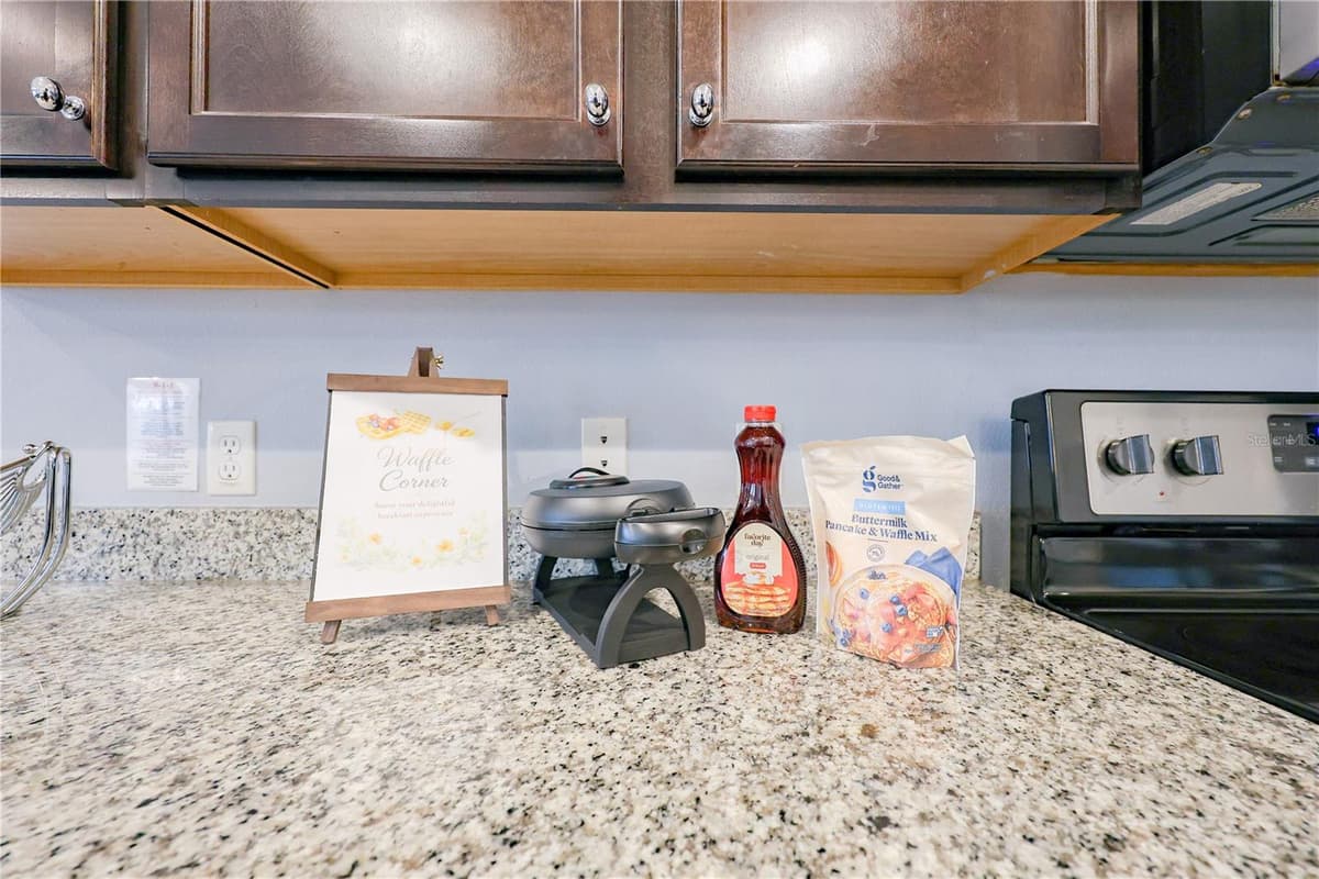 8812 MACAPA DRIVE — photo 17 of 90
