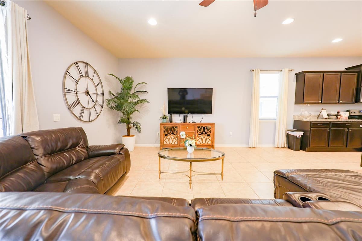 8812 MACAPA DRIVE — photo 26 of 90