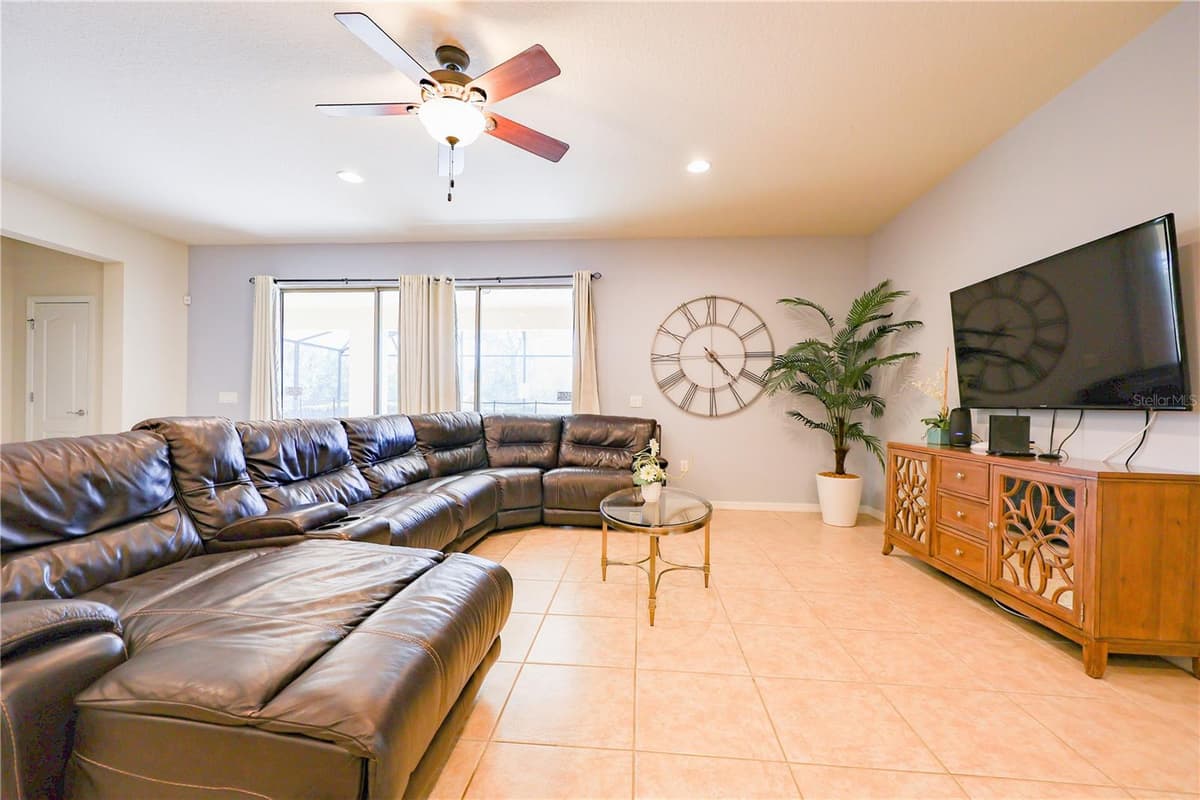 8812 MACAPA DRIVE — photo 24 of 90