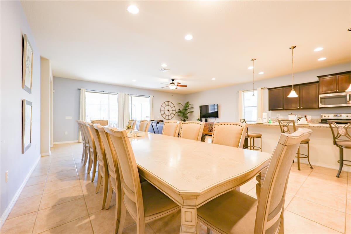 8812 MACAPA DRIVE — photo 21 of 90