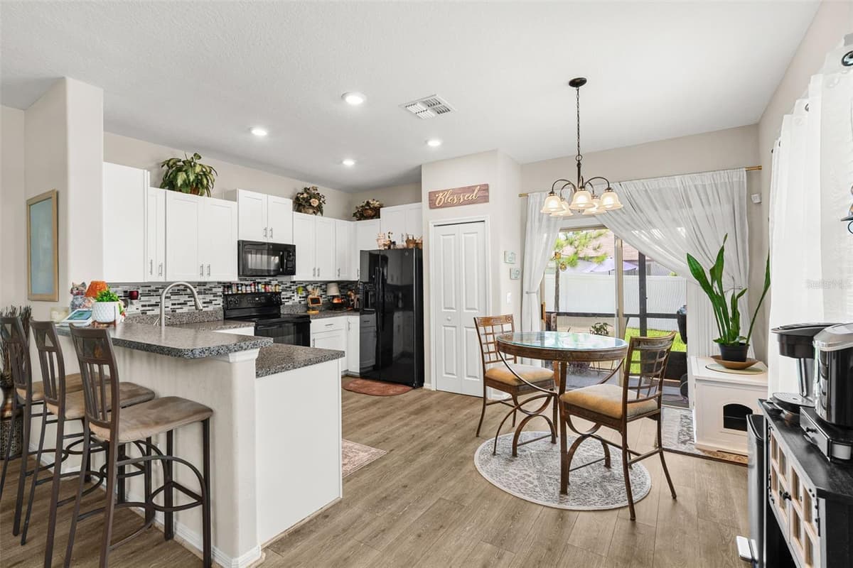 7201 SWEET ALYSSUM CT COURT — photo 16 of 54