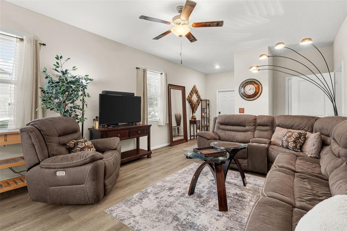 7201 SWEET ALYSSUM CT COURT — photo 11 of 54