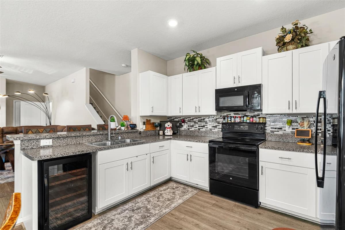 7201 SWEET ALYSSUM CT COURT — photo 19 of 54