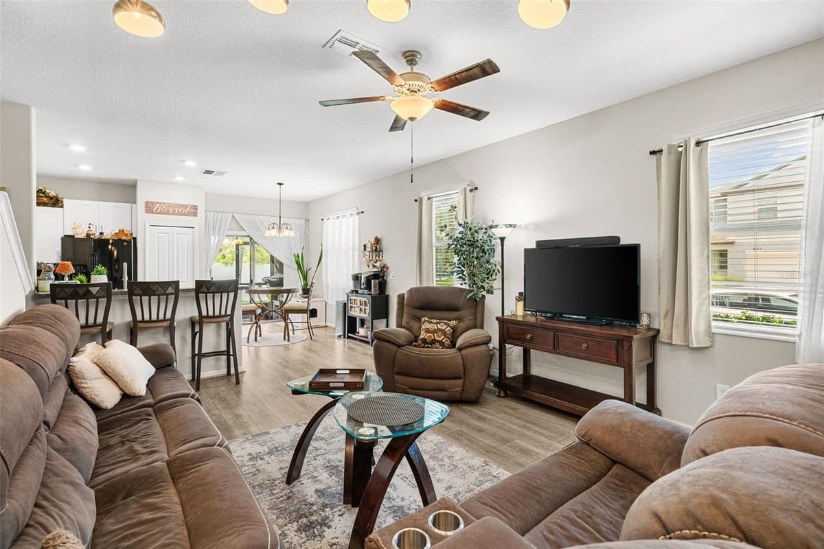 7201 SWEET ALYSSUM CT COURT — photo 13 of 54