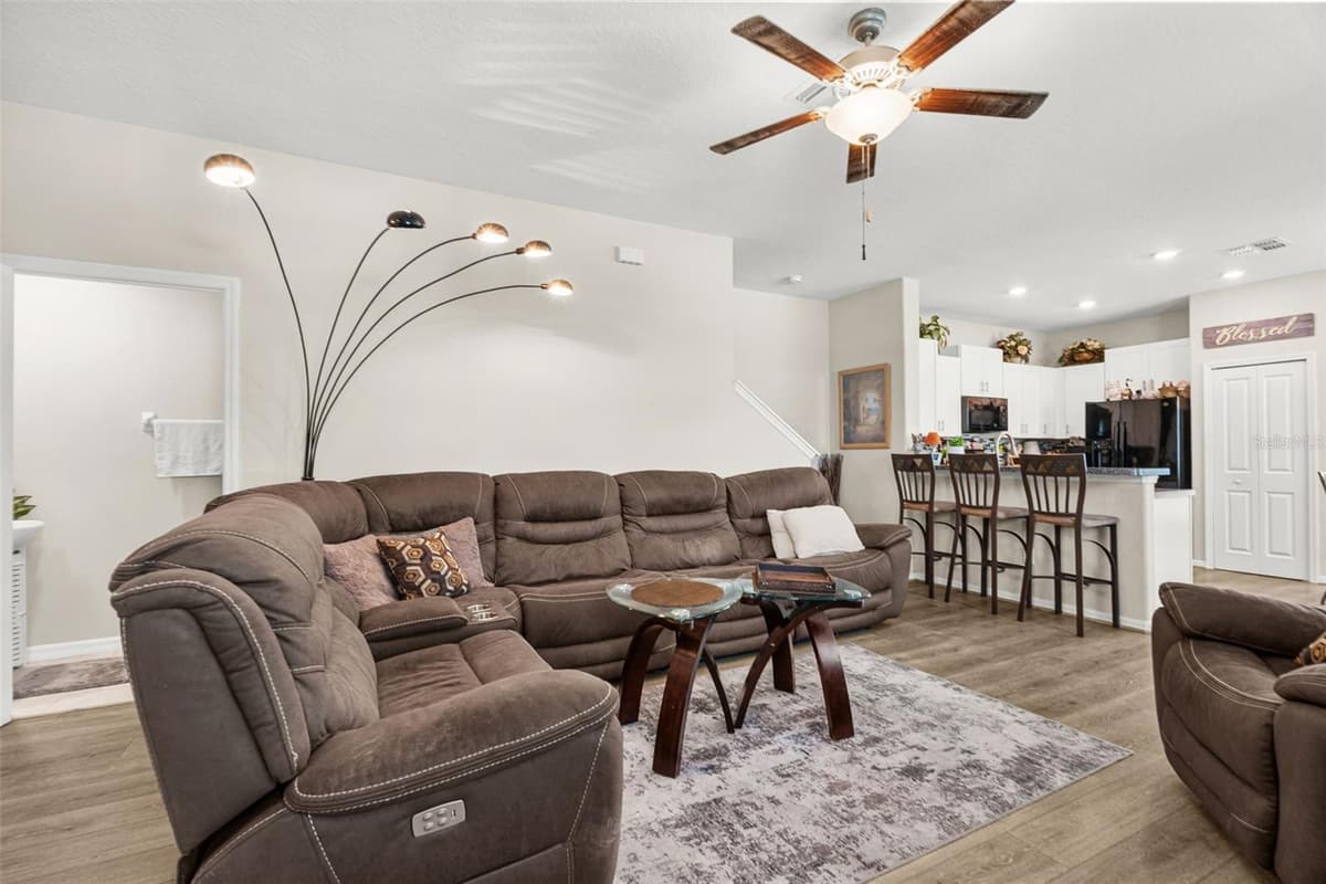 7201 SWEET ALYSSUM CT COURT — photo 9 of 54