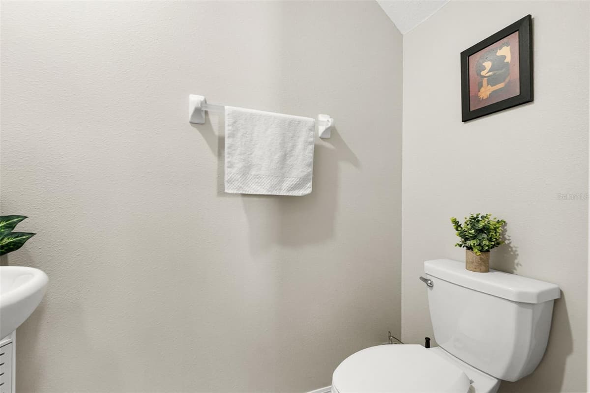 7201 SWEET ALYSSUM CT COURT — photo 15 of 54