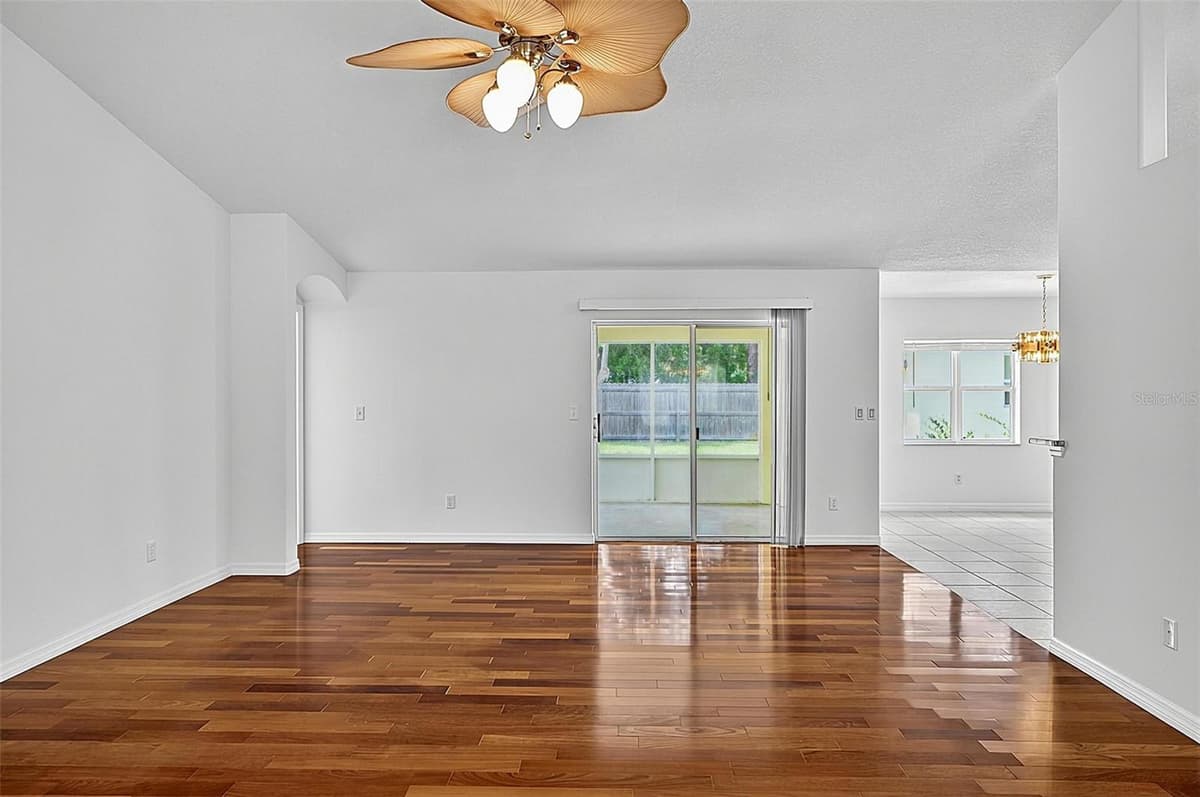 25 RYKEN LANE — photo 3 of 40
