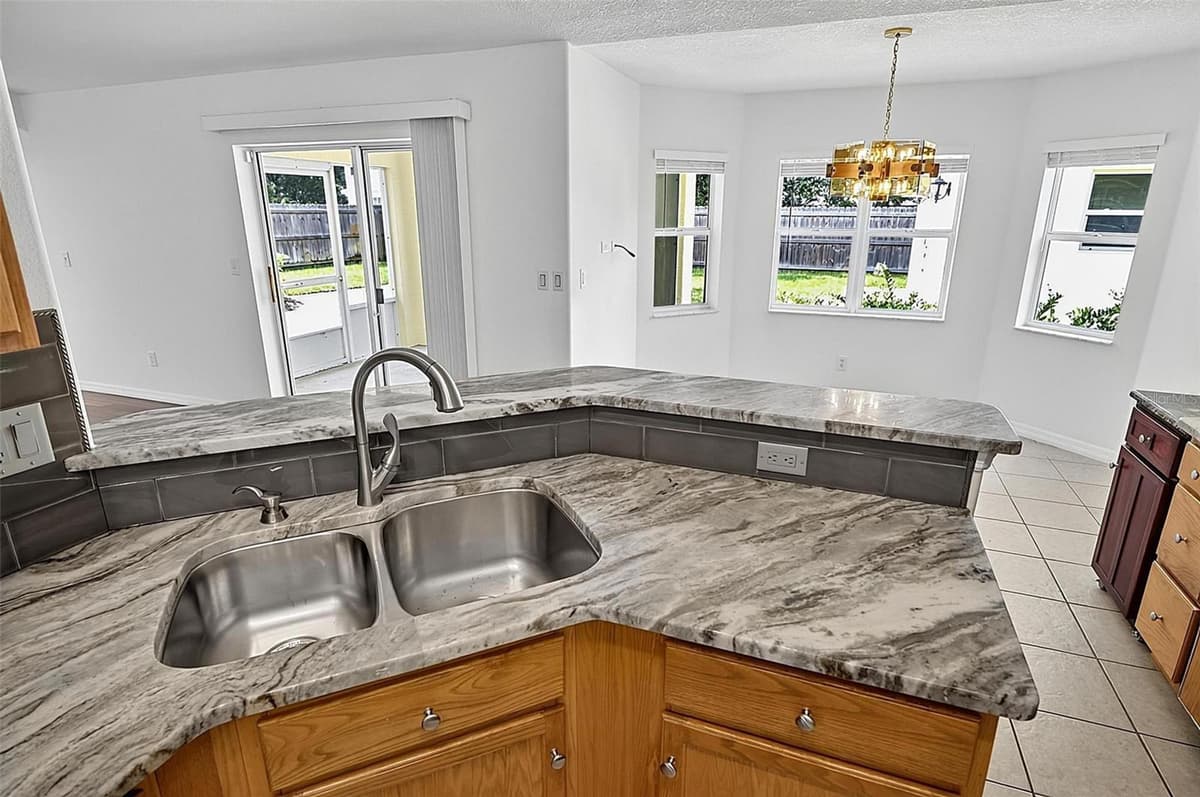 25 RYKEN LANE — photo 11 of 40