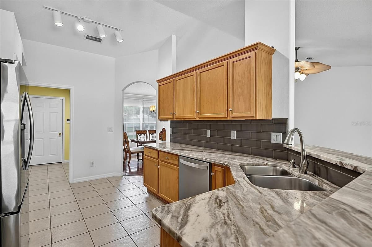25 RYKEN LANE — photo 10 of 40