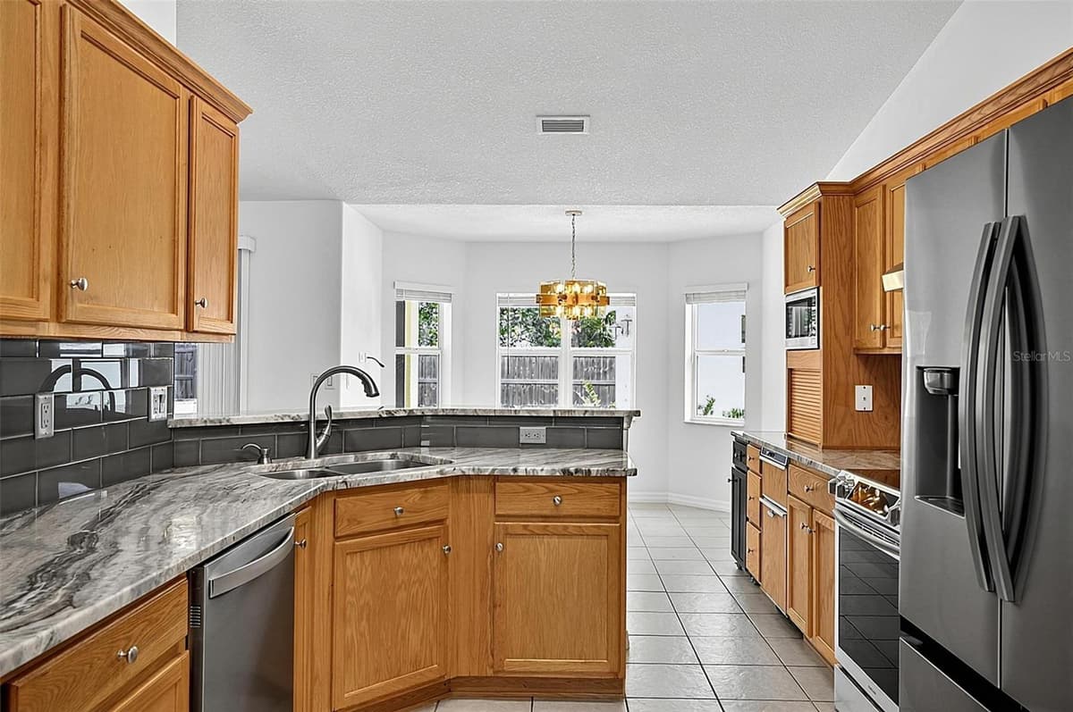 25 RYKEN LANE — photo 9 of 40