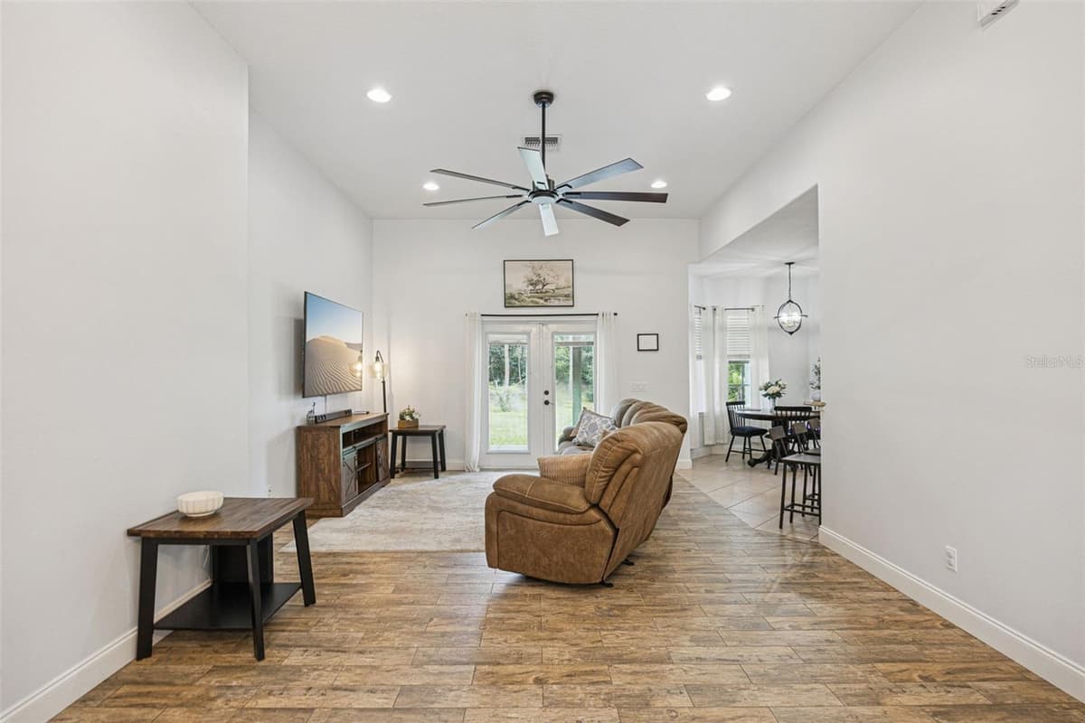 41220 ALDER WAY — photo 11 of 61