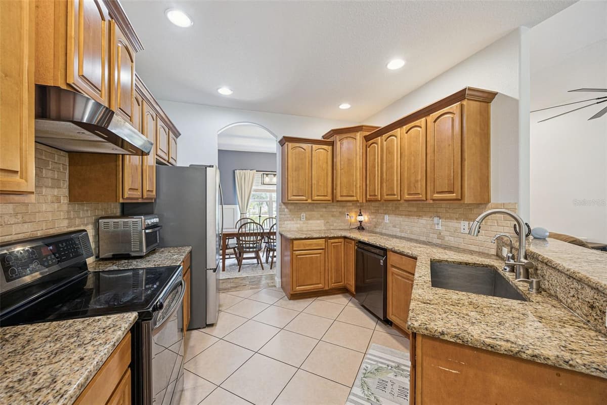41220 ALDER WAY — photo 13 of 61