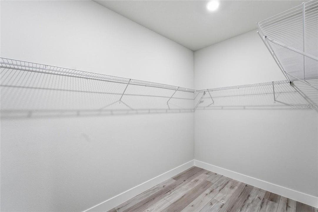 3286 CRANDON DRIVE — photo 18 of 36
