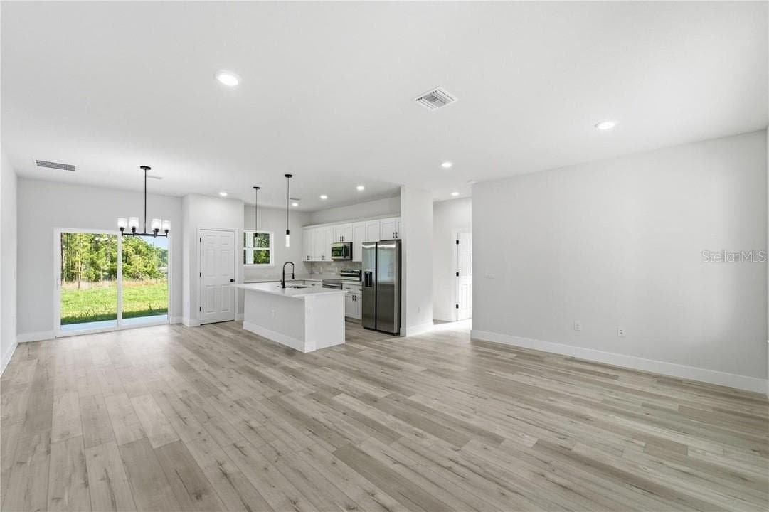 3286 CRANDON DRIVE — photo 30 of 36