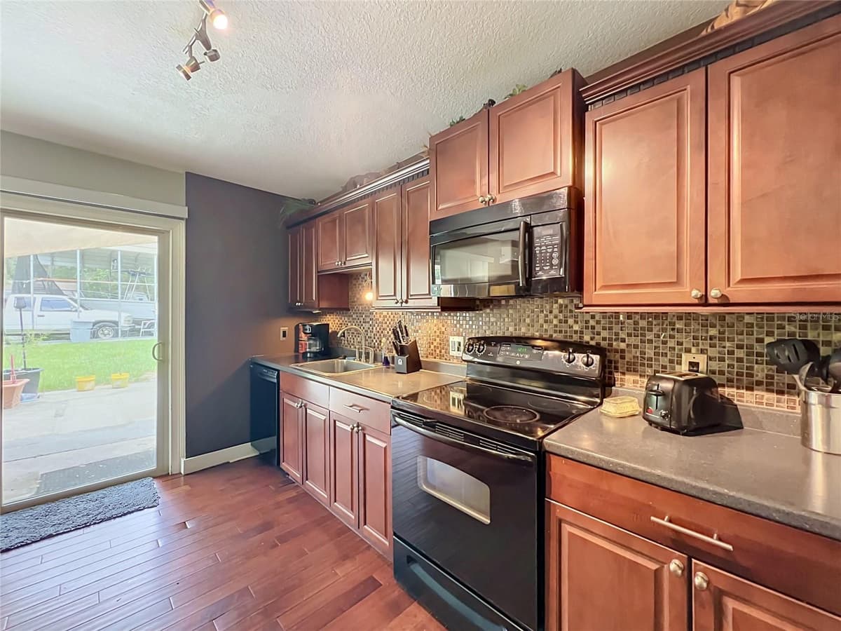 670 STATE ROAD 46 — photo 11 of 42
